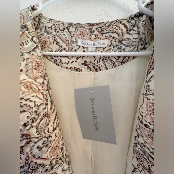 VICI // Quilted Paisley Snap-Up Jacket in Green & Off White - Picture 4 of 7